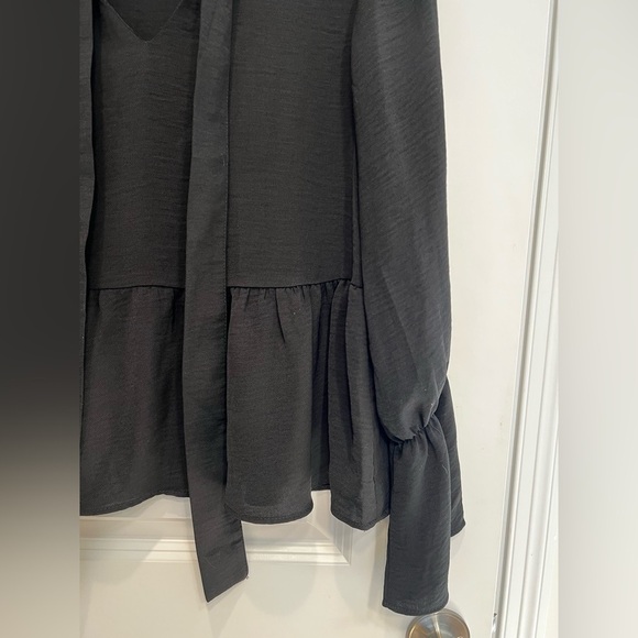 Reyon Women’s Black Long Sleeve Blouse Size Medium - Picture 3 of 9